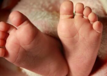 चिकित्सा अधिकारी की अनुपस्थिति में बच्चे की मौत? मोखदा में हुई घटना पर परिजनों का आरोप