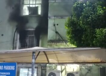 ओडिशा के मेडिकल कॉलेज और अस्पताल में आग लगने से 10 लोगों की मौत